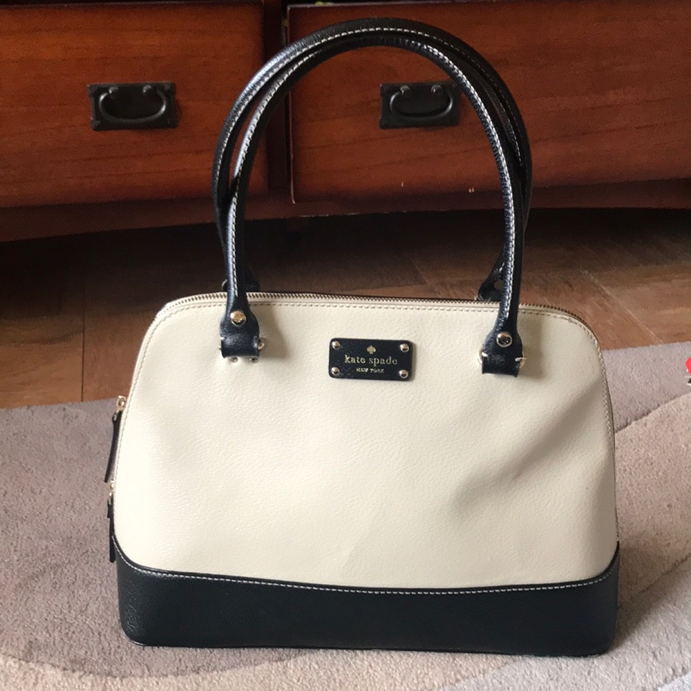Cream and black Kate Spade tote 👜